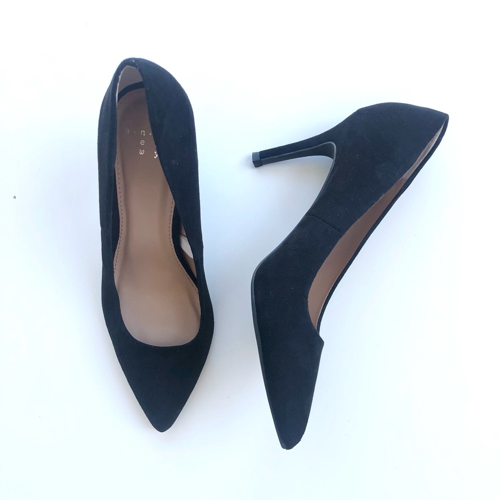 A New Day pointed toe black heels